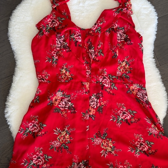 RED FLORAL PRINT ROMPER - Picture 6 of 7